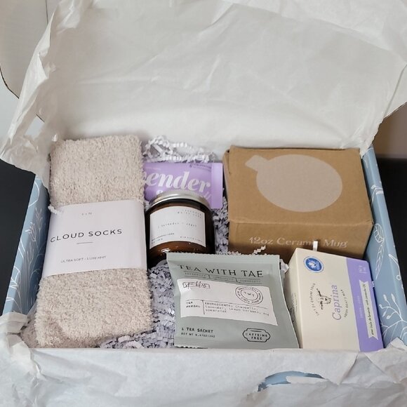 Luxury Gifting Box With Socks Mug Tea Soap & More For Relaxation - Picture 10 of 11